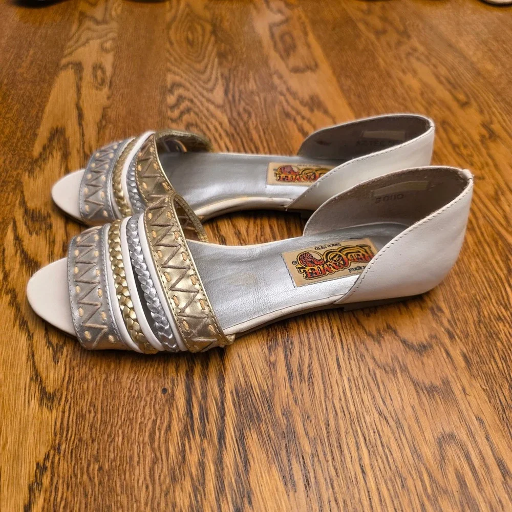 Vintage Red Camel White Gold Silver Strappy Embellished Sandals 80s  sz 5 Rare‎